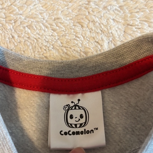 Cocomelon sweater - Picture 3 of 5